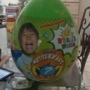 Ryan's World Mystery Art Egg Series 2